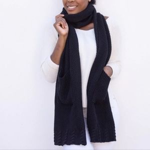 Zestt Organic Cotton Cozy Knit Pocket Scarf